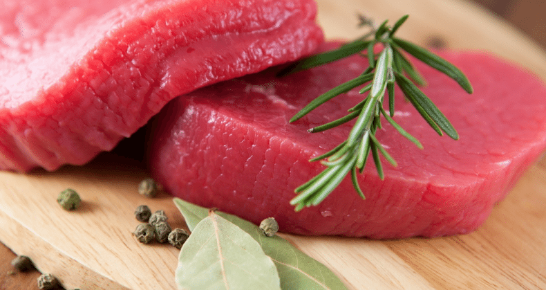 Sve više crvenog mesa dolazi od bolesnih životinja sa bakterijama koje postaju otporne na antibiotike