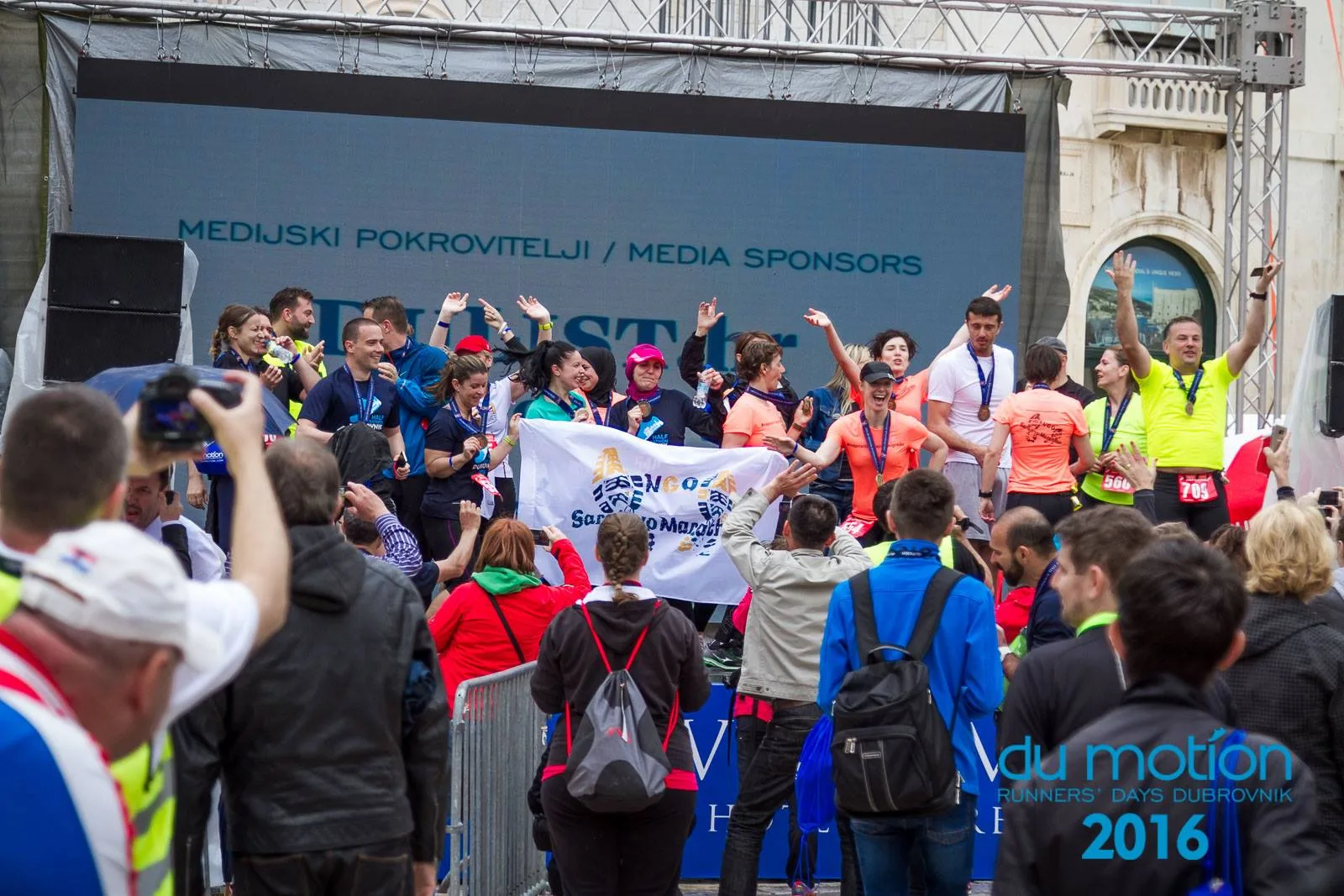 13122923_1628475407375055_266986879253343460_o